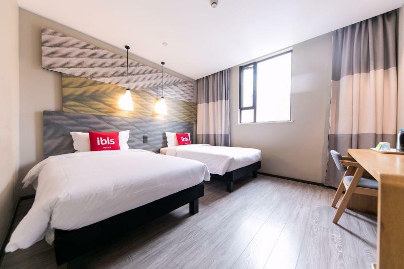Ibis Shanghai Gubei Exterior photo